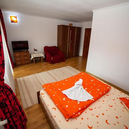 Casa Binu Hotel Arieşeni Buitenkant foto