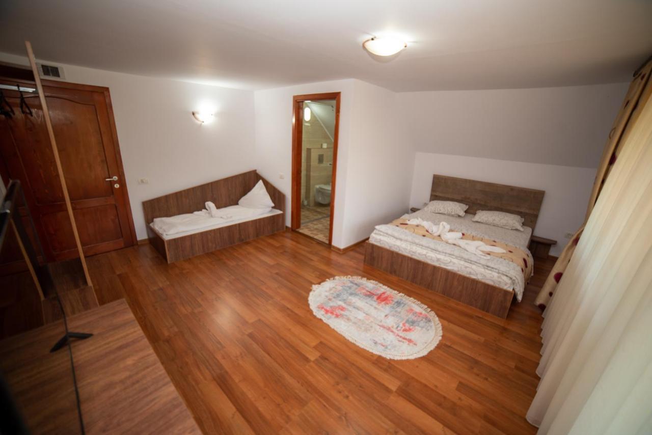 Casa Binu Hotel Arieşeni Buitenkant foto