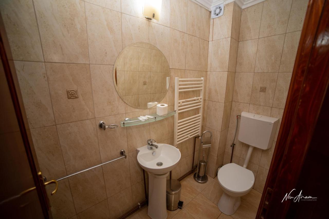 Casa Binu Hotel Arieşeni Buitenkant foto