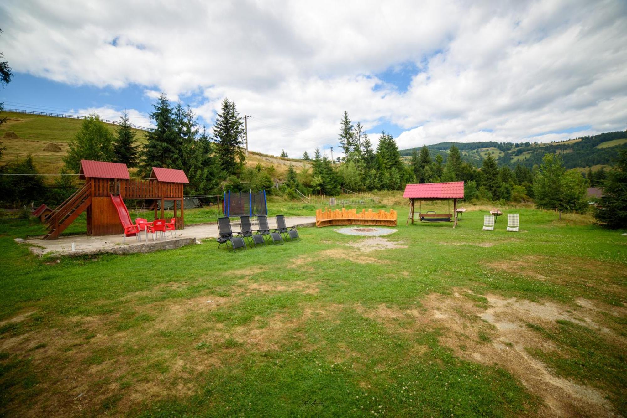 Casa Binu Hotel Arieşeni Buitenkant foto