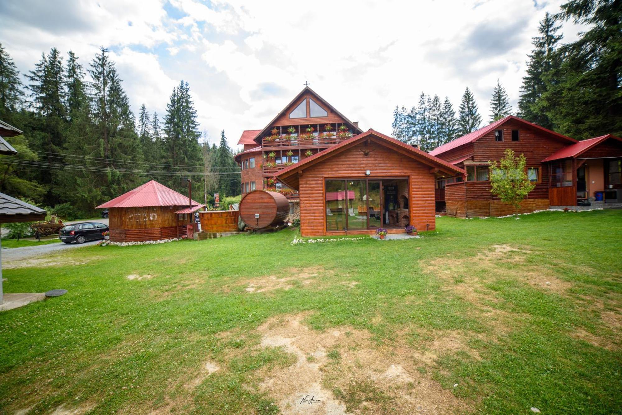 Casa Binu Hotel Arieşeni Buitenkant foto
