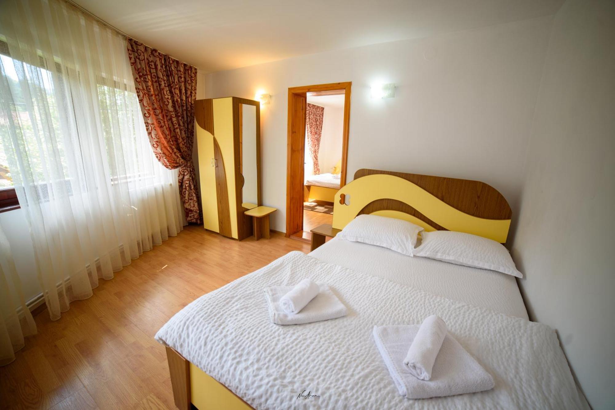 Casa Binu Hotel Arieşeni Buitenkant foto