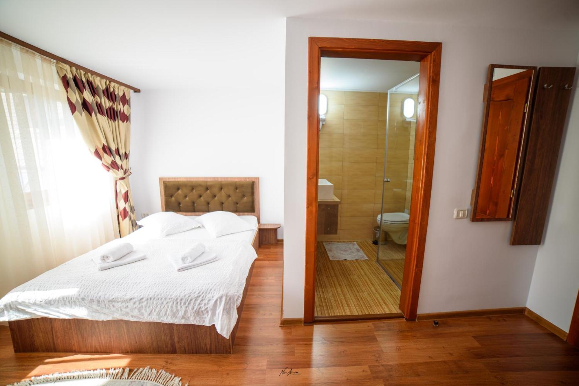 Casa Binu Hotel Arieşeni Buitenkant foto